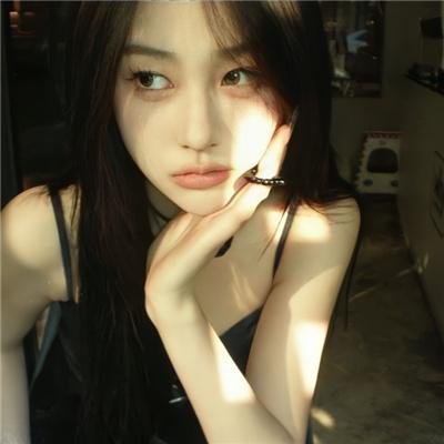 储物柜女孩 海报